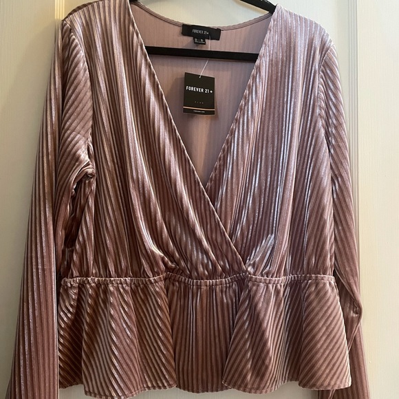 Mauve velour wrap top. 3x - Picture 1 of 4